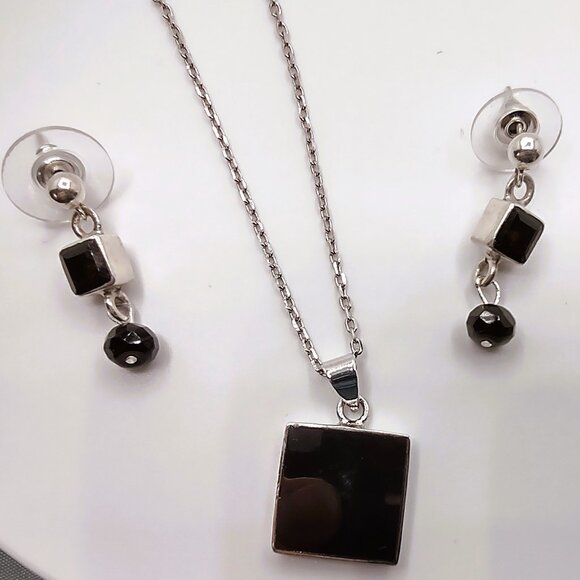 Sterling Silver 925 Black Onyx Necklace w/16" Chain + Pierced Earrings Set - Picture 7 of 10